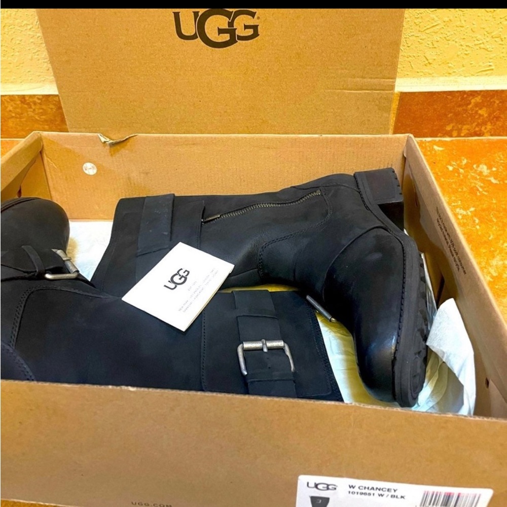 LK NEW Rare UGG Leather LINED Boots